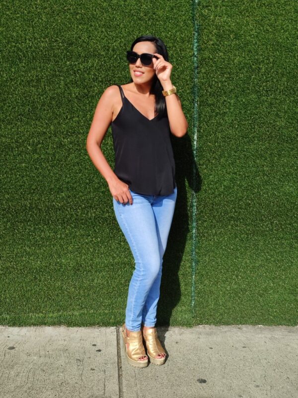 SHEIN Basics Top Tirantes de Cuello V Unicolor