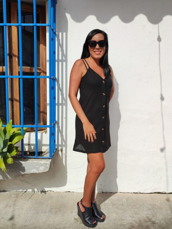 Vestido de tirantes con botón tejido waffle